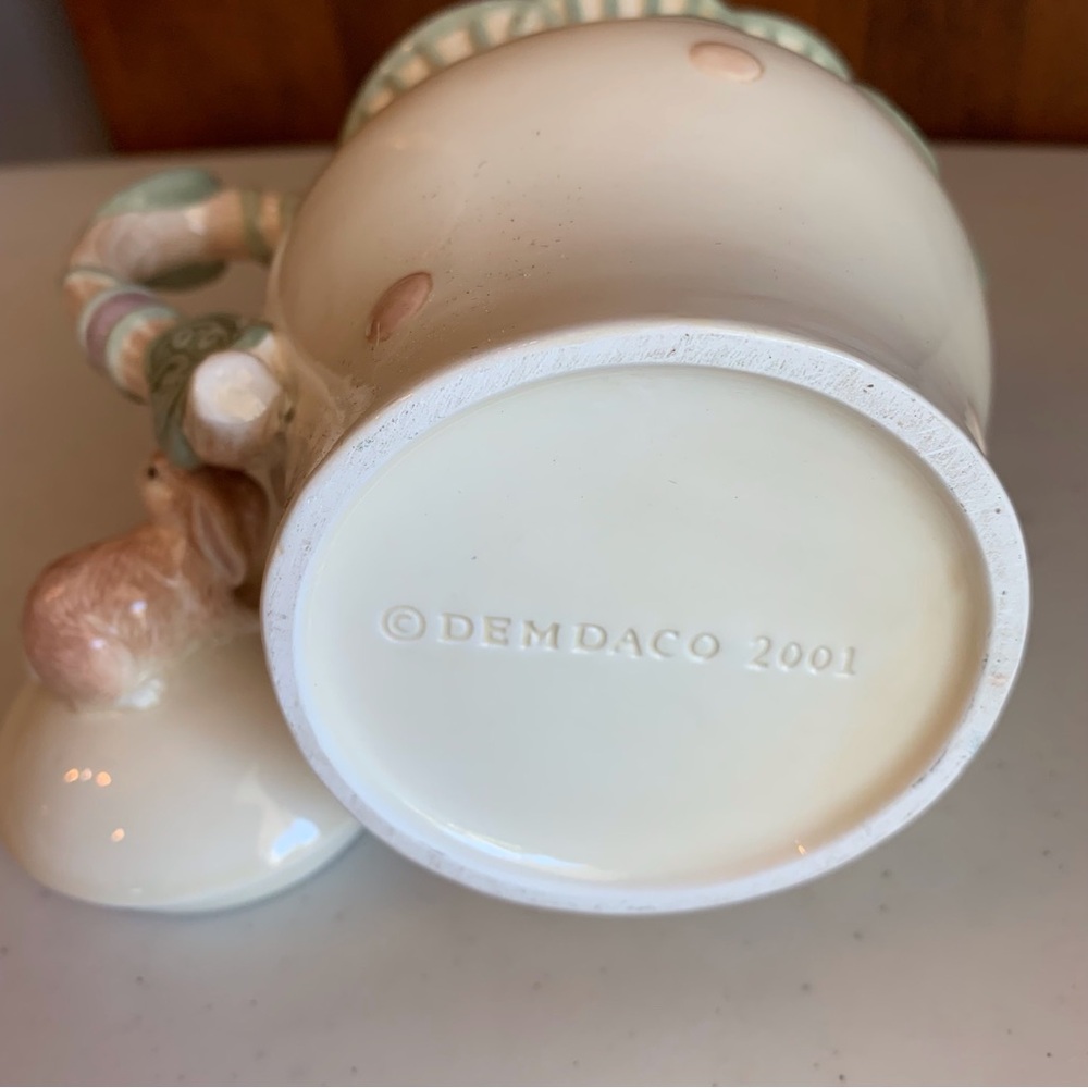 Demdaco 2001 Covered Ceramic Creamer Rabbit Spring Flowers - Picture 5 of 6